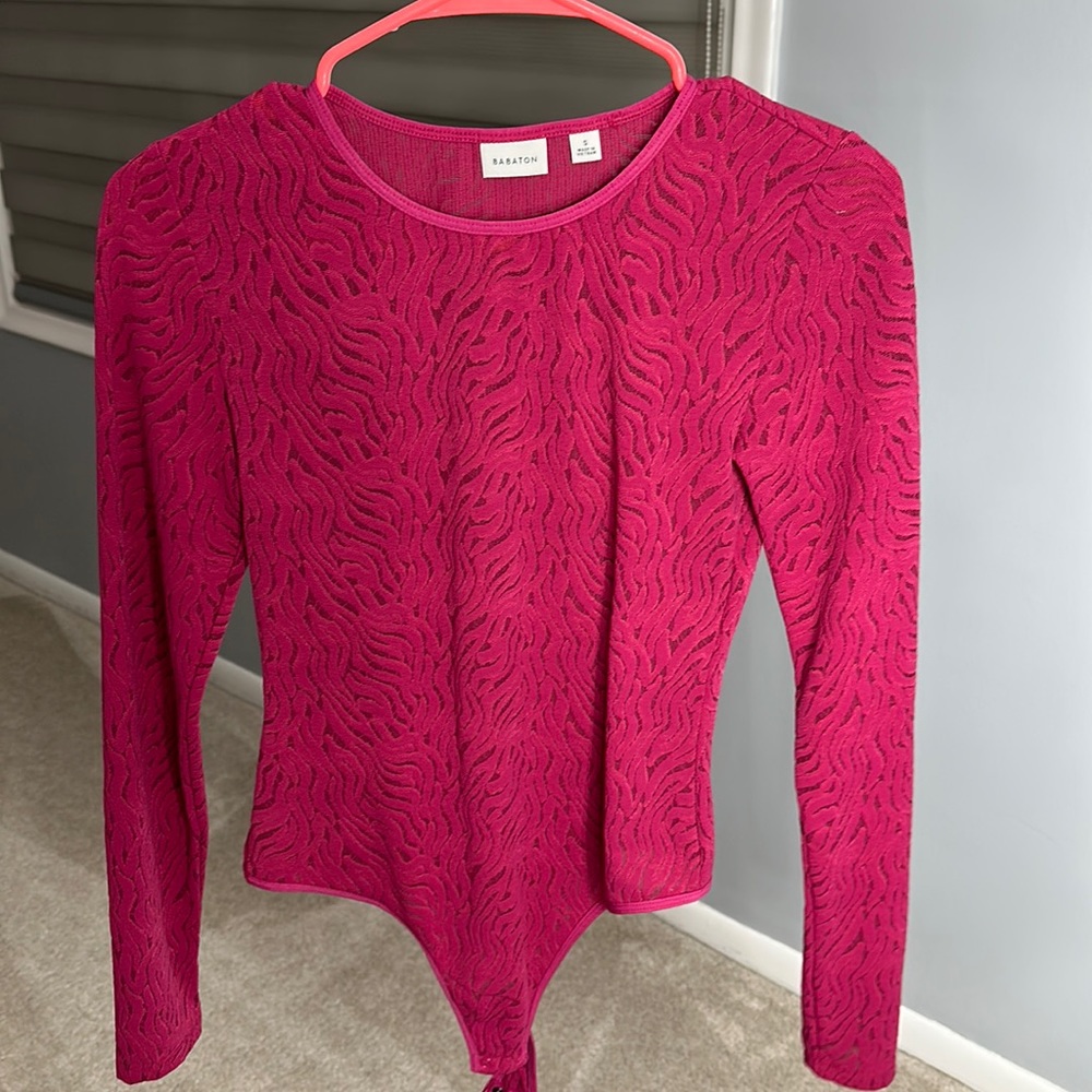 Aritzia shape lace fuchsia bodysuit